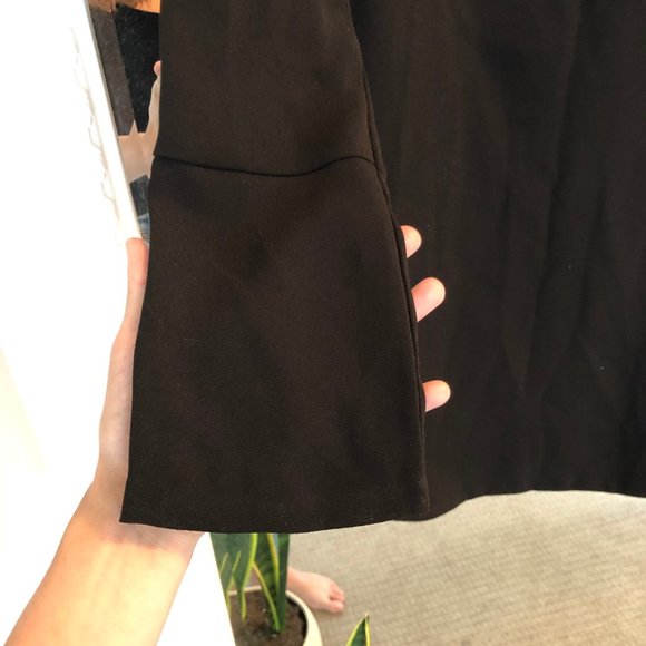 Black Long Sleeved Shift Dress - Picture 3 of 4